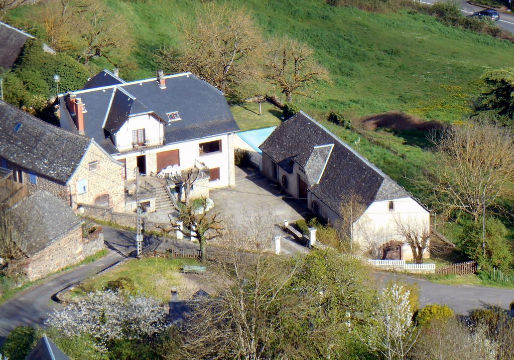 Chambres d'hôtes La Fontaine Espalion Exterior foto